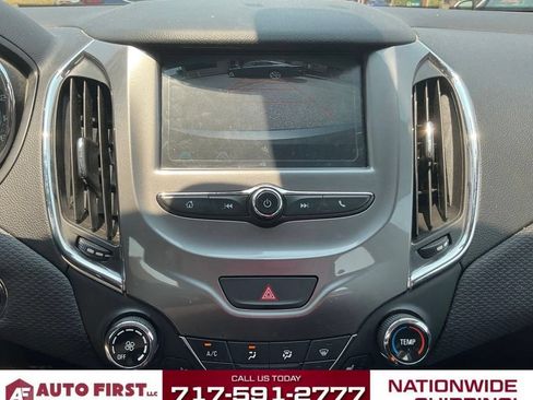 Used 2018 Chevrolet Cruze LT w/ Convenience Package FWD image 25