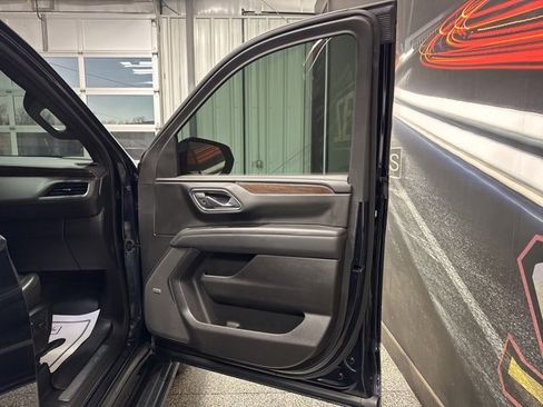 Used 2023 Chevrolet Tahoe High Country image 32