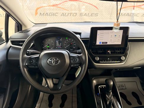 Used 2024 Toyota Corolla LE image 27