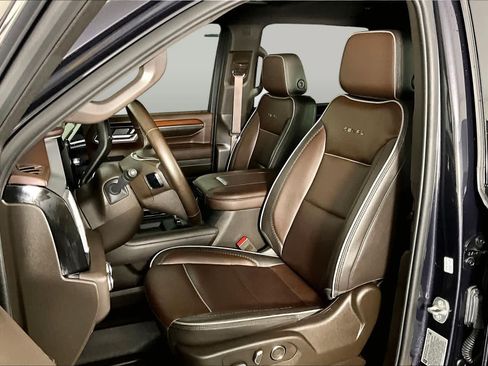 Used 2024 GMC Sierra 2500 Denali w/ Denali Reserve Package AWD/4WD image 8