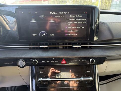 Used 2022 Kia Carnival SX image 19