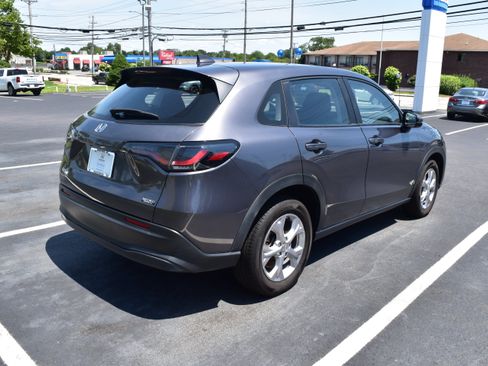 Certified 2024 Honda HR-V LX image 3