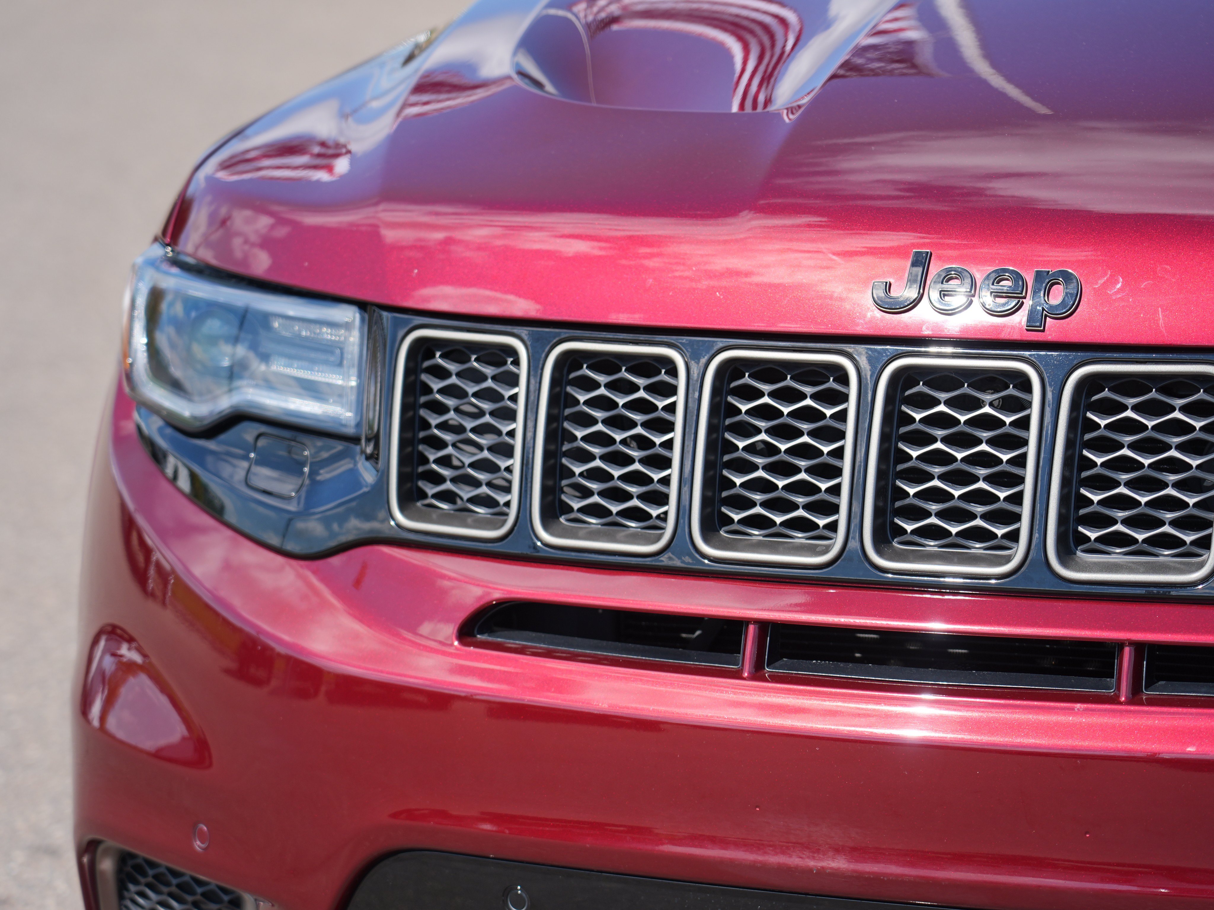 Used 2021 Jeep Grand Cherokee Trackhawk w/ Trailer Tow Group IV AWD/4WD image 9