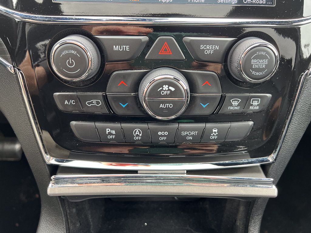Used 2021 Jeep Grand Cherokee Limited AWD/4WD image 24