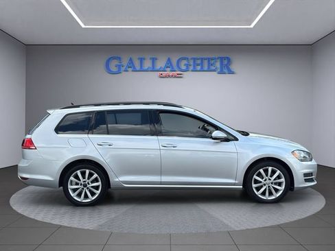 Used 2016 Volkswagen Golf SE w/ Lighting Package FWD image 3