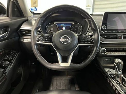 Used 2023 Nissan Altima 2.5 SR FWD image 21