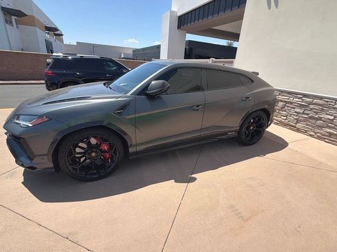 Used 2024 Lamborghini Urus Performante AWD/4WD image 2
