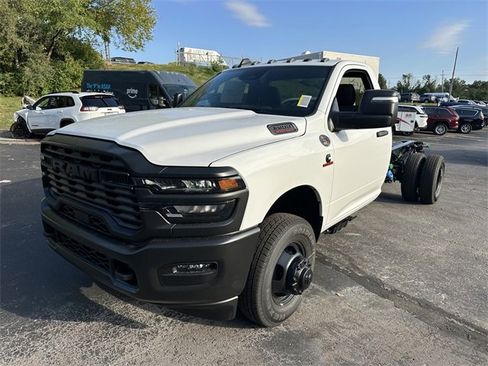 New 2026 RAM 3500 Tradesman image 2
