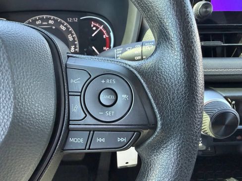Used 2025 Toyota RAV4 LE AWD/4WD image 19