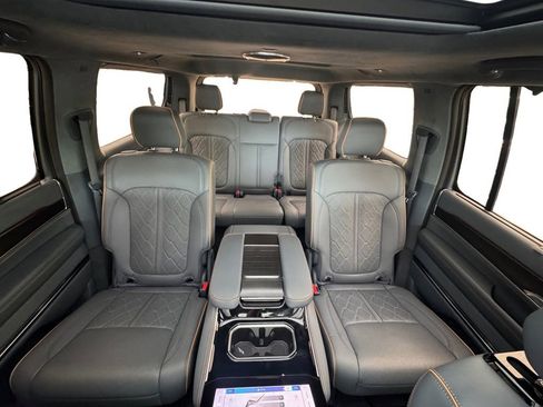 Used 2024 Jeep Grand Wagoneer Series III w/ Quick Order Packagew 28T image 18