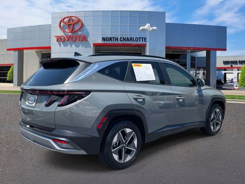 Used 2025 Hyundai Tucson SEL FWD image 6