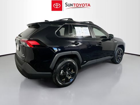 Used 2019 Toyota RAV4 LE image 4