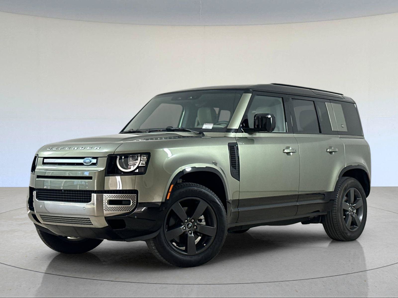Used 2023 Land Rover Defender 110 S AWD/4WD image 2