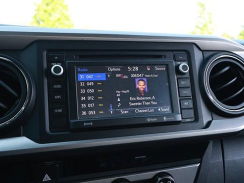 Used 2018 Toyota Tacoma SR5 RWD image 16