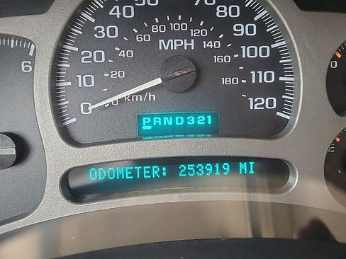 Used 2004 GMC Yukon Denali image 7