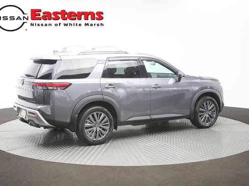 Used 2024 Nissan Pathfinder SL AWD/4WD image 42