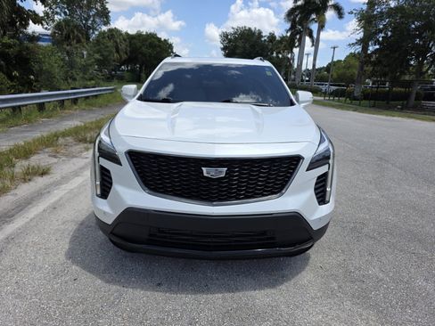 Used 2022 Cadillac XT4 Sport w/ LPO, ONYX Package FWD image 8