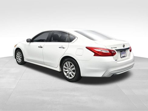 Used 2017 Nissan Altima 2.5 S w/ Power Driver Seat Package FWD image 3