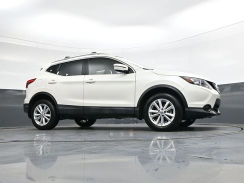 Used 2018 Nissan Rogue Sport SV image 34