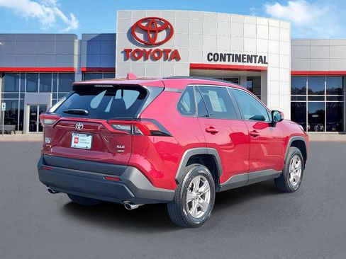 Used 2023 Toyota RAV4 XLE AWD/4WD image 4