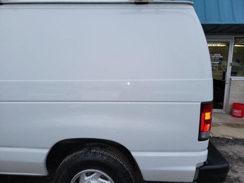 Used 2014 Ford E-350 and Econoline 350 Super Duty w/ Power Group image 8