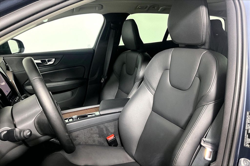 Used 2025 Volvo V60 B5 Cross Country Plus AWD/4WD image 25