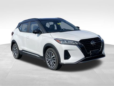 Certified 2023 Nissan Kicks SR w/ SR Premium Package FWD image 4