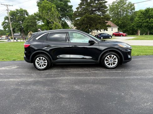 Used 2021 Ford Escape SE image 5