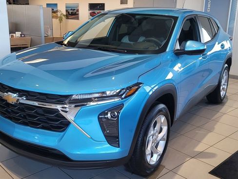 New 2026 Chevrolet Trax LS w/ LS Convenience Package image 3