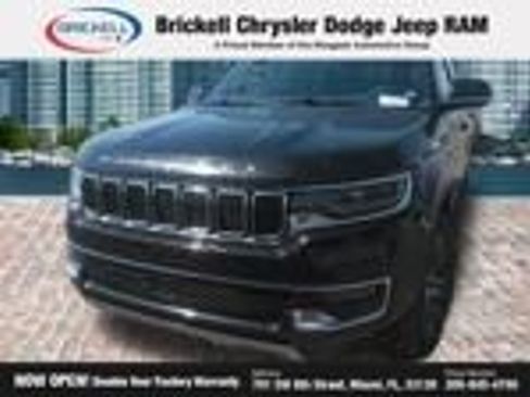 Used 2024 Jeep Wagoneer L Series II RWD image 15