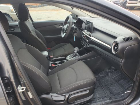 Used 2021 Kia Forte LXS FWD image 24