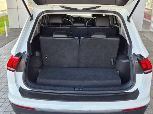 Used 2021 Volkswagen Tiguan SE FWD image 10