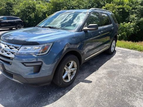 Used 2019 Ford Explorer XLT FWD image 1