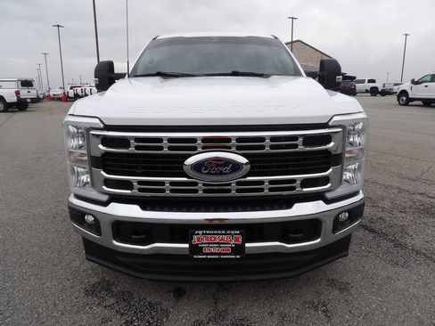 Used 2025 Ford F250 XLT w/ FX4 Off-Road Package AWD/4WD image 12