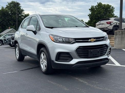 Used 2017 Chevrolet Trax LS AWD/4WD image 2