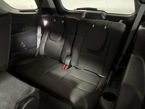 Used 2022 Ford Explorer XLT image 24