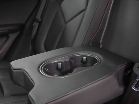 Certified 2026 Porsche Macan AWD/4WD image 19