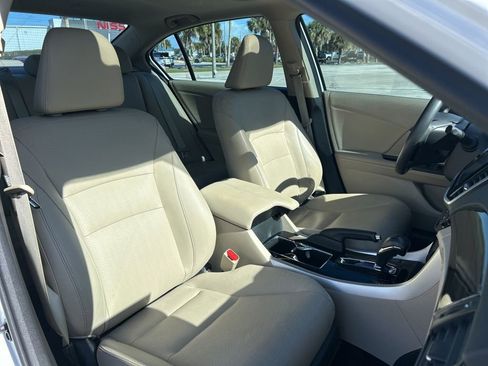 Used 2017 Honda Accord EX-L image 43