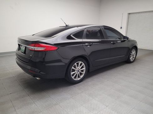 Used 2017 Ford Fusion SE w/ Fusion SE Technology Package FWD image 9