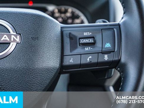 Used 2025 Nissan Rogue SV image 29