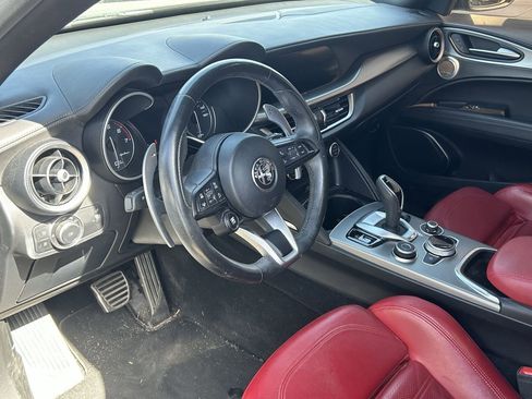 Used 2022 Alfa Romeo Stelvio Veloce AWD/4WD image 10