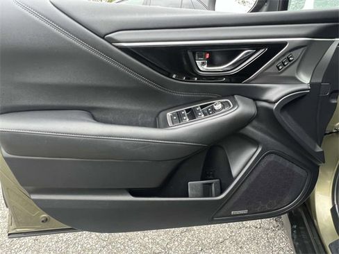 Used 2020 Subaru Outback Limited image 19