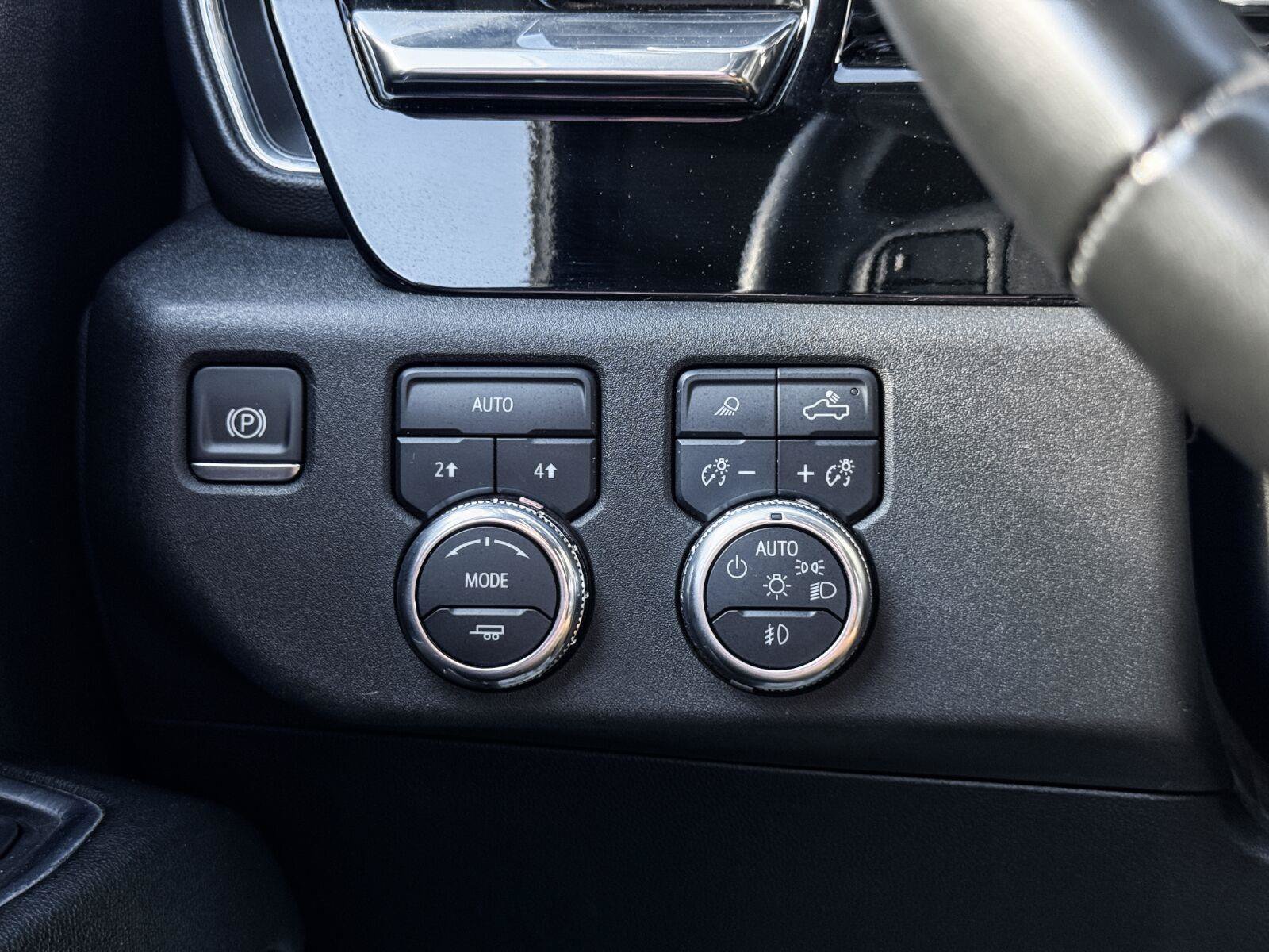Used 2025 GMC Sierra 1500 SLT AWD/4WD image 17