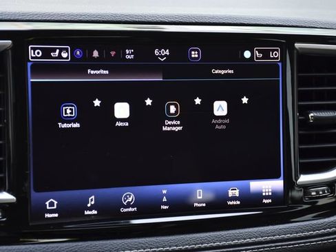 Used 2023 Chrysler Pacifica Limited FWD image 16