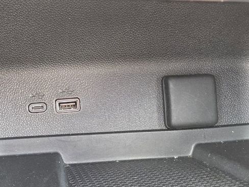 Certified 2024 Chevrolet Traverse RS w/ LPO, Floor Liner Package AWD/4WD image 9