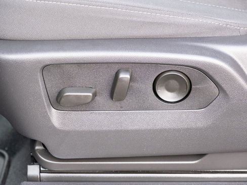 Used 2025 Chevrolet Silverado 1500 LT image 12