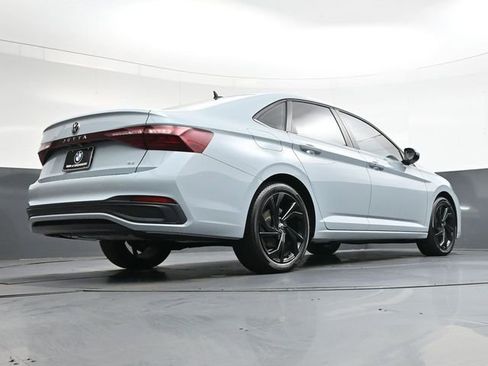 Used 2025 Volkswagen Jetta SE image 30