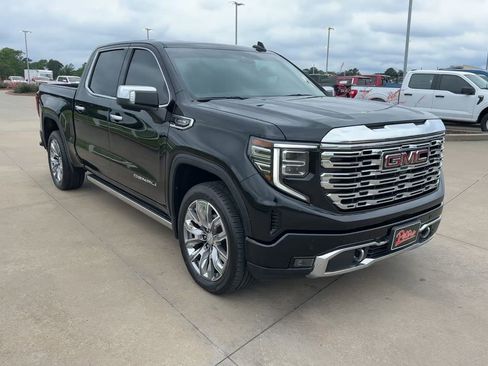 Used 2023 GMC Sierra 1500 Denali w/ Denali Reserve Package AWD/4WD image 3