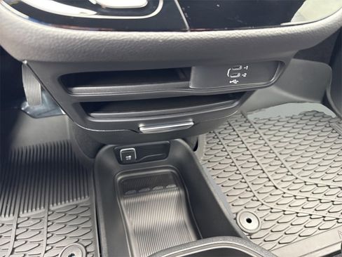 New 2026 Chrysler Pacifica Select image 15