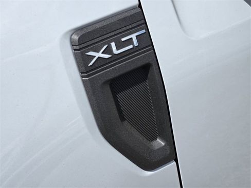 New 2025 Ford Maverick XLT w/ XLT Luxury Package image 9